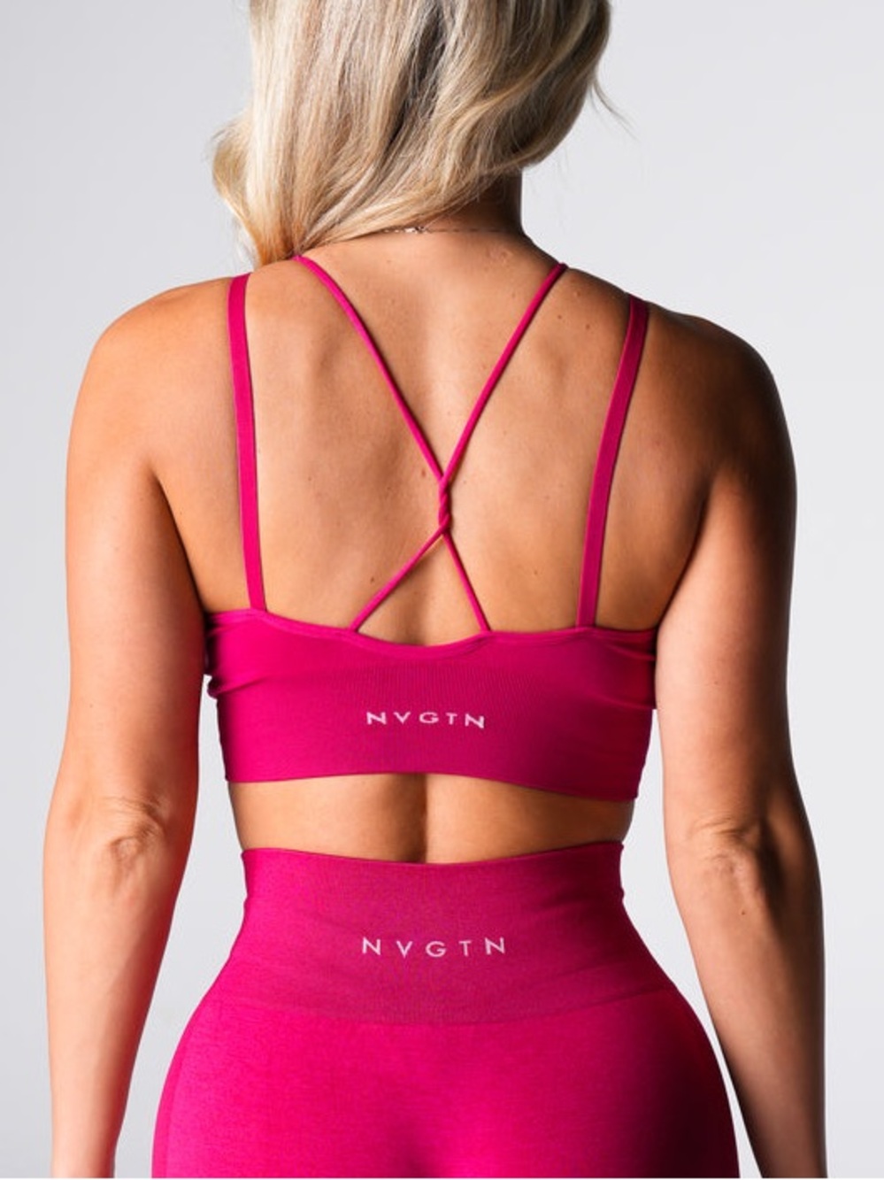 NVGTN Strive Seamless Sports Bra Winterberry